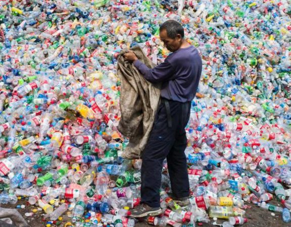 China não vai mais reciclar plástico de outros países