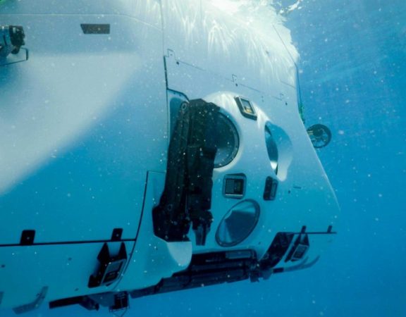 Submarino encontra plástico no ponto mais profundo do oceano